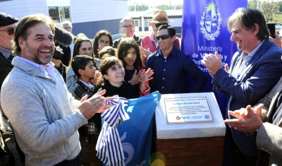 Lacalle Pou inauguró plan de viviendas sustentables de Mevir en San Gregorio de Polanco