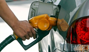 Precios de naftas y supergás se mantendrán en febrero, mientras que el del gasoil se ajustará debido a suba internacional