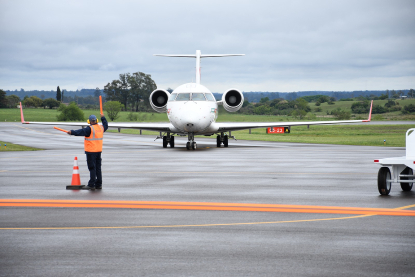 Uruguay y Perú eliminan restricciones al transporte aéreo y fortalecen conectividad regional