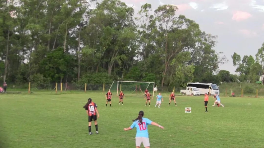 Debut con derrota para los equipos Carmelitanos