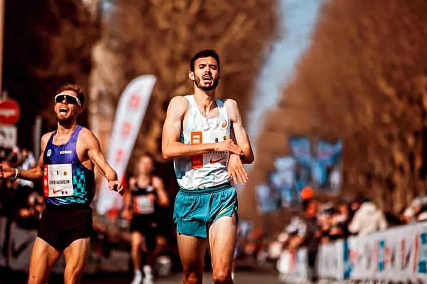 Medalla de Plata para Santiago Catrofe en la carrera de calle 10 k Manchester Run