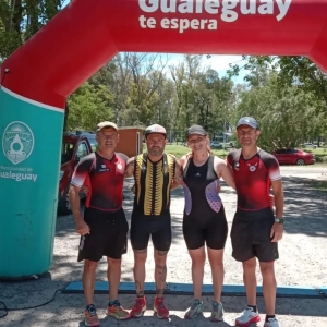 Representantes del Carmelo Rowing presentes en el Triatlón de Gualeguay