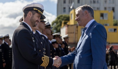 Presidente Orsi presenció partida del XXXV viaje de instrucción del buque Capitán Miranda