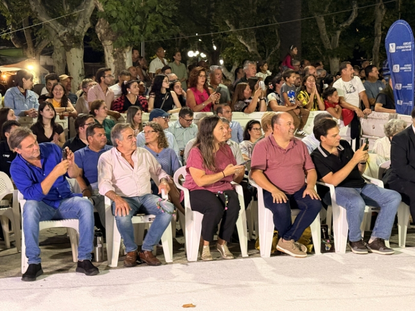 Intendente Rodríguez presente en Carnaval de Rosario