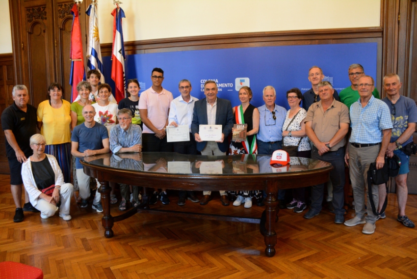Intendente recibió a delegación de Italia