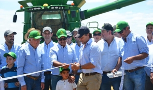 Lacalle Pou inauguró cosecha de cebada en Ombúes de Lavalle