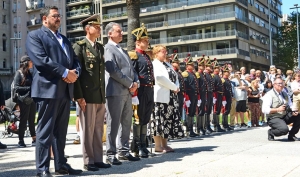 Orsi asistió al relevo de guardia del Regimiento Blandengues de Artigas